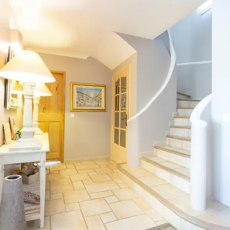 Villa Beautiful Ideally Located On The Hills Of With Sea View *