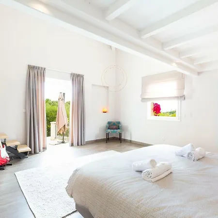 Beautiful Ideally Located On The Hills Of With Sea View Villa *