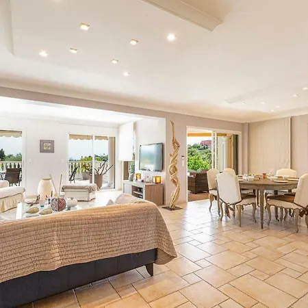 Beautiful Ideally Located On The Hills Of With Sea View *